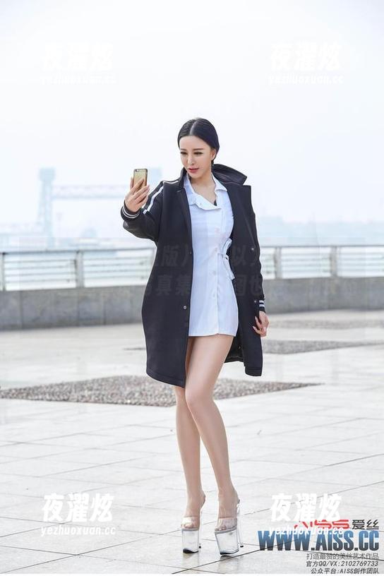 AISS爱丝(黄金版) - 你以为逛街只是为了买？萱萱的写真集，原图也是一剂良药！