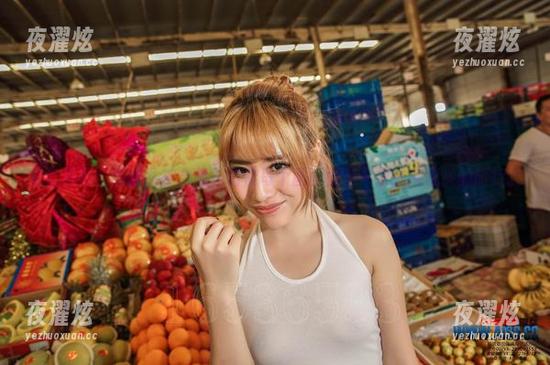 爱丝作品：沙滩女神合集，仿佛每个画面都是一次逃离现实的旅行。
