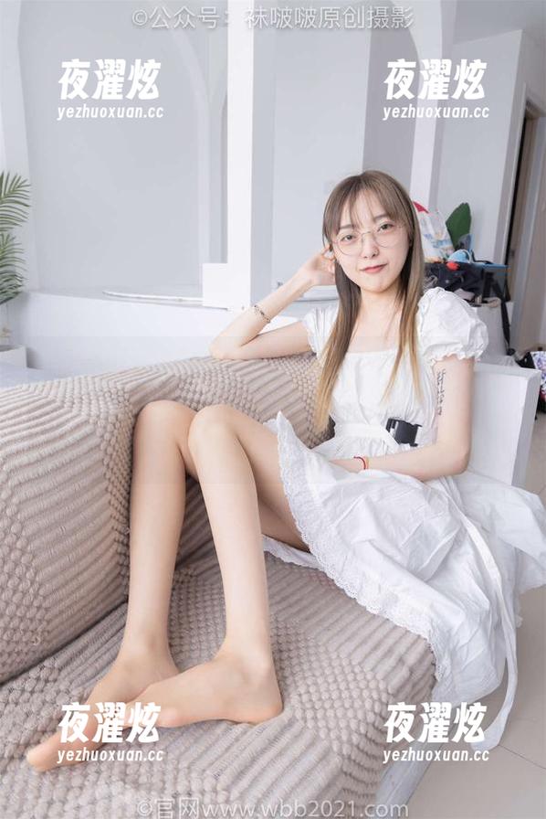 BoBoSocks袜啵啵 - 正式出镜，稚予的玻璃丝短袜套图，你会怀疑她在穿着一层云吗？