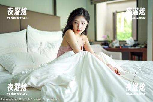 Feilin嗲囡囡 - 欣欣Rubybaby教室图集：讲真，桌子成了她的T台？