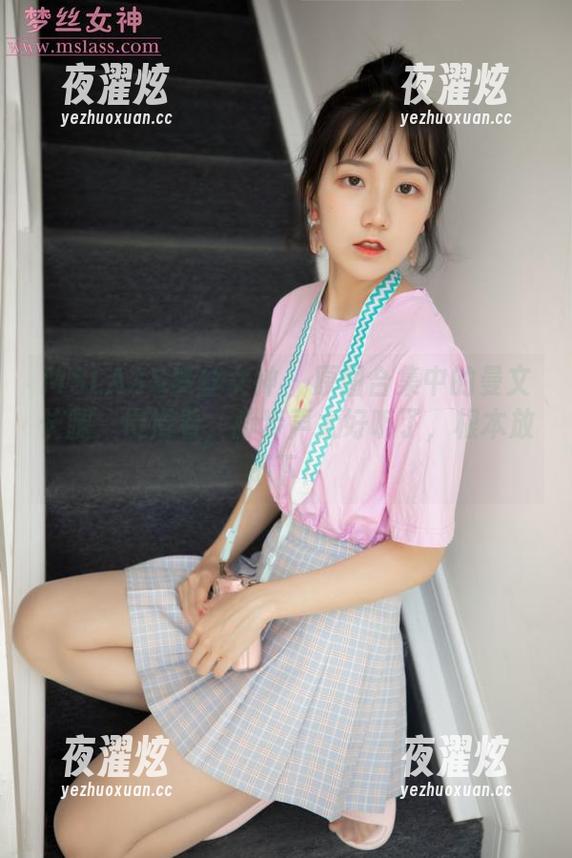 MSLASS梦丝女神-曼文 MSLASS梦丝女神 - 原图合集中的曼文长腿,慢慢看,脚步声太好听了,根本放不下!