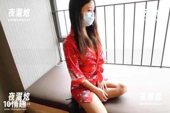 在ROSI的套图里，泳装和意外的乐趣等你来发现