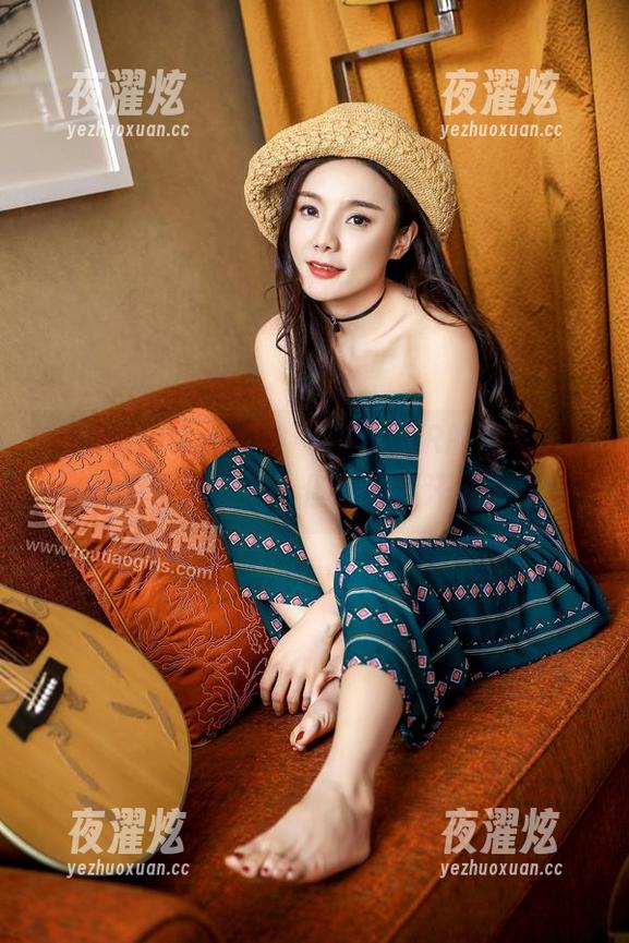 TouTiao头条女神 - JennyR的健身图包，明明自己没去，但我都要汗流浃背！