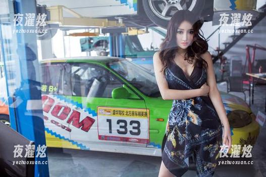 TuiGirl推女郎 - 好吧，李丽莎的圣诞图册里确实有点小心思，但能不能稍微藏着点？