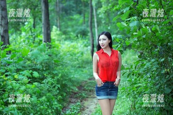 TuiGirl推女郎 - 胡允儿就像个光芒四射的女神，全套得让我一不小心就想下载！
