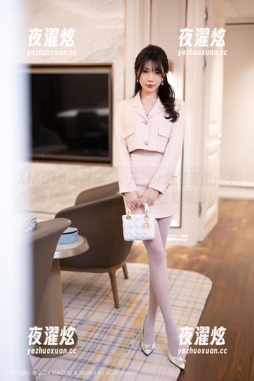 XIAOYU语画界-玥儿玥er XIAOYU语画界 - 玥儿玥er教室套图:不一样的分享,书本有什么好看的!