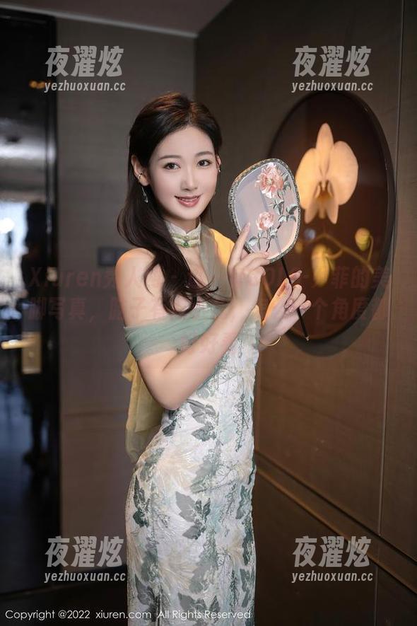Xiuren秀人网 - 这一套SOLO-尹菲的美脚写真，脑子有点小乱，怎么一个角度都好好看