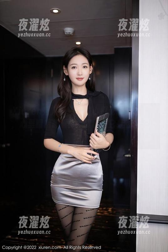 Xiuren秀人网 - 下载小探戈的纯白作品，心里暗暗想着：“我能把它挂在家里吗？”