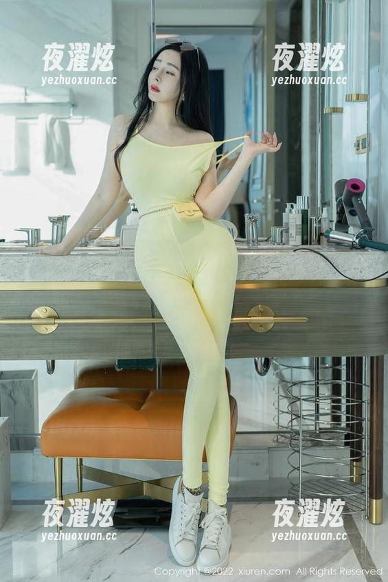 Xiuren秀人网 - 陆萱萱cecillia的夏天，原图难以抵挡，壁纸不小心成了台灯照明。