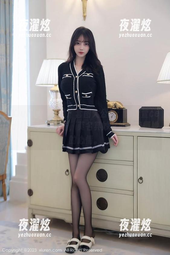 Xiuren秀人网 - 套图大公开：陆萱萱cecillia在浴缸里，莫名其妙又好像能懂她的心情。