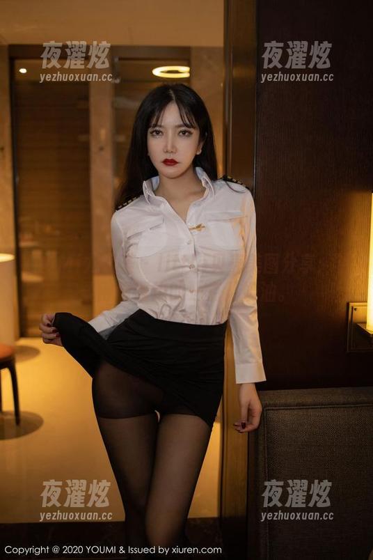 YouMi尤蜜荟 - little贝壳美图分享：温柔得像唇边的一点儿奶油。