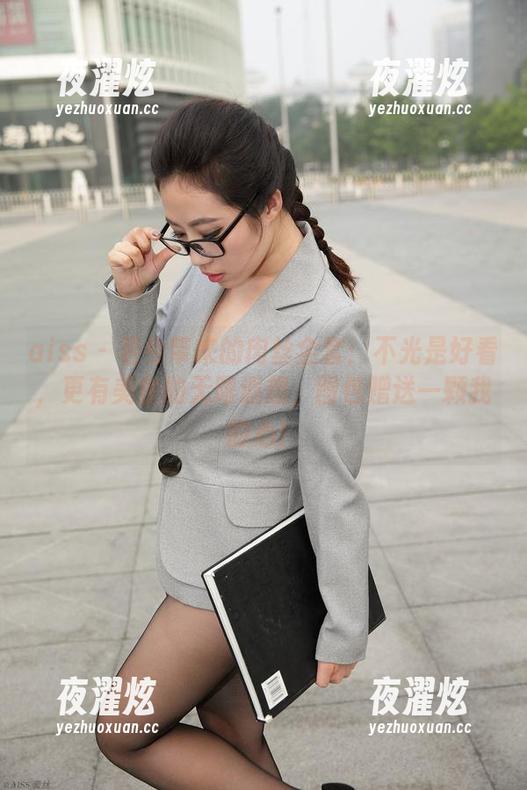 aiss-若兮 aiss - 若兮带来的肉丝全套:不光是好看,更有美食的无限遐想,图包赠送一颗我的心!