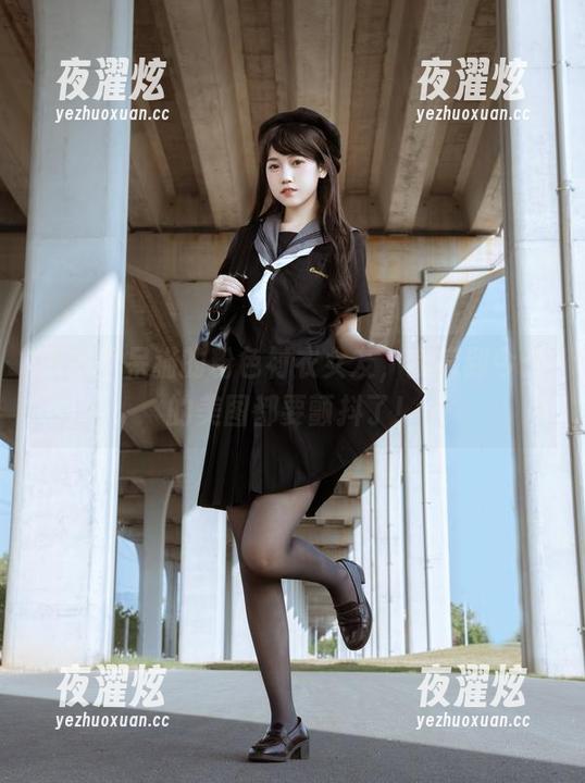 看完不呆猫的粉色衬衣女友，我感到今天的美图都要颤抖了！