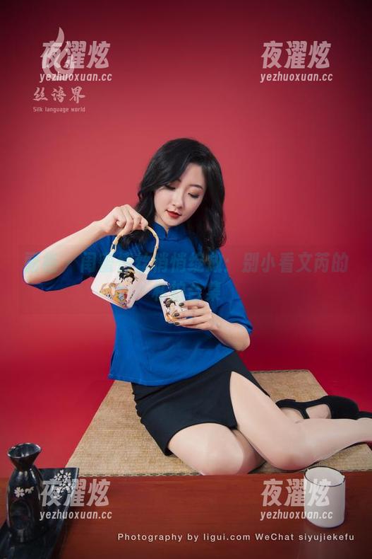 丽柜 - 闺蜜情丝悄悄绽放：别小看文芮的私拍合集