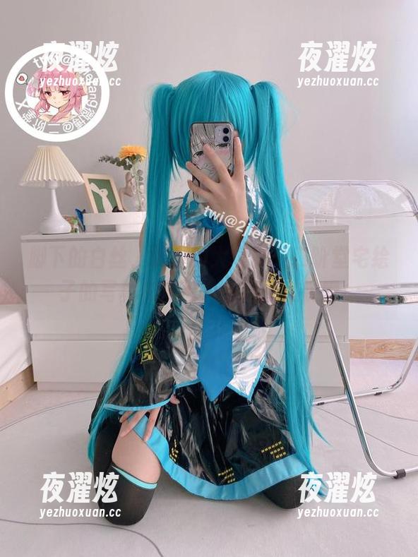 脚下的白丝，腻歪的大境界：二阶堂宅绘子的写真和壁纸，一起来欣赏吧！