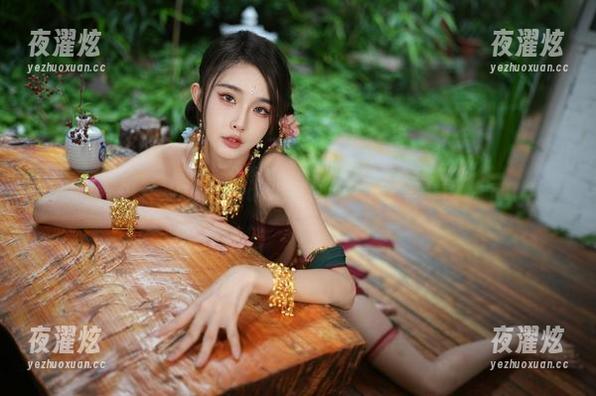 飘过的眼镜：余多多Dudu的经典套图，别等到落灰快下载！
