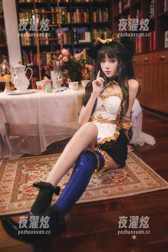 难以置信！南桃Momoko的爱宕制服，画面里居然不需要光，效果还真不错。