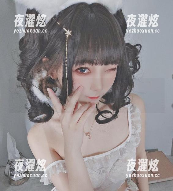 名赖弥七的海边写真集，水边的麻烦事儿，哈哈