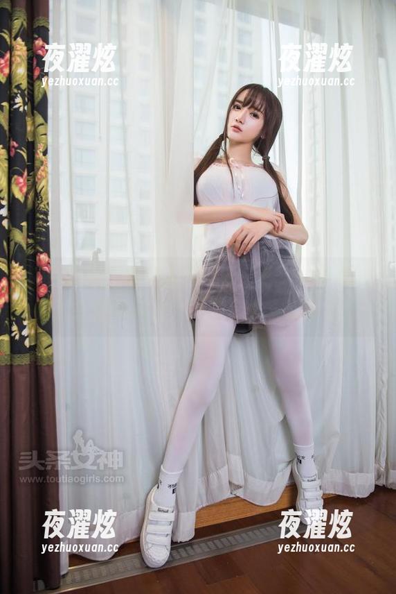 头条女神 - 两个人的屏幕对话，梁芮溪的妹妹完全可以免费下载，真实又逗趣！