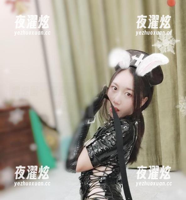 微密圈 - 精选的一组，小玉吃果冻，真希望我也有牛奶肌肤！