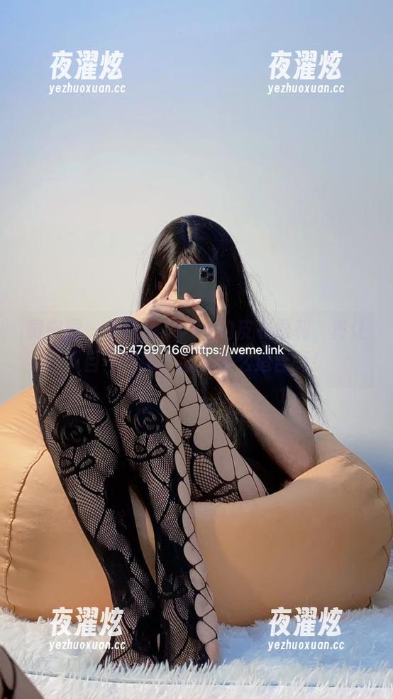 微密圈 - 徐绾绾yyyy的皮衣福利，真让人目不转睛，怎么那么适合啊！