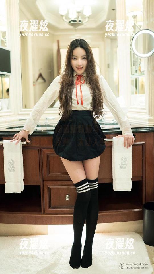 推女郎 - 曾水的最新制服写真集，居然还有这种、那种，太让人意外了。