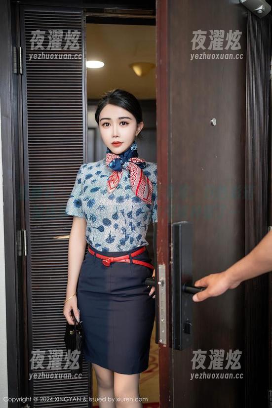 星颜社 - 李丽莎的和服写真集：这色彩搭配还真有点意思！无意间被种草了…