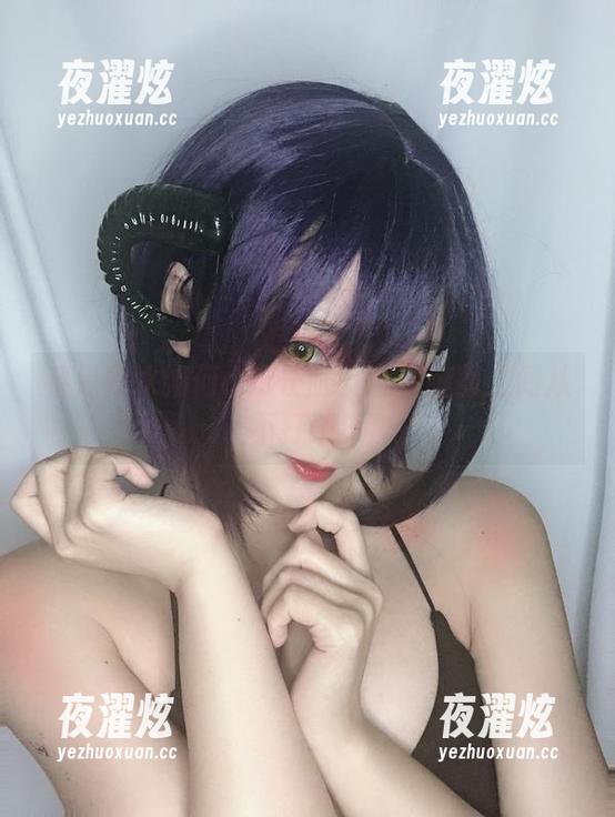看是青水如何cos长腿：我和腿部之间从不打架！