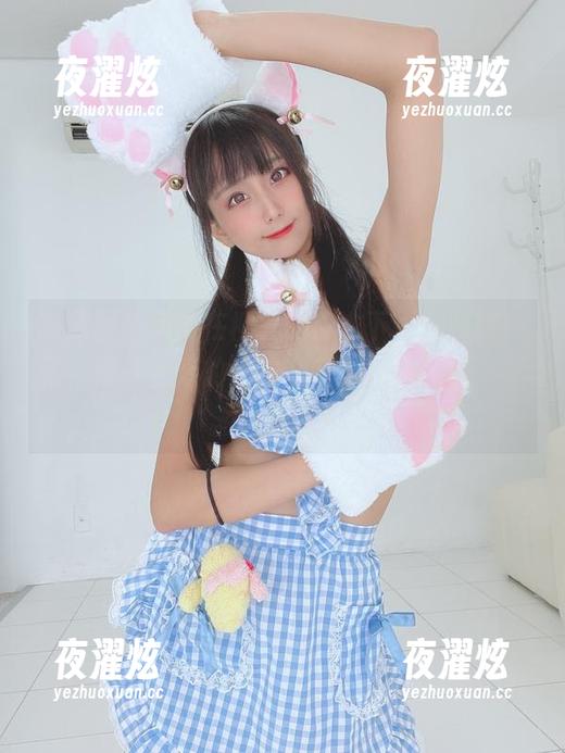 高清图集盛放在柳丸的皮衣下，一张接一张，像是盛开的“衣”花，让人眼前一亮！