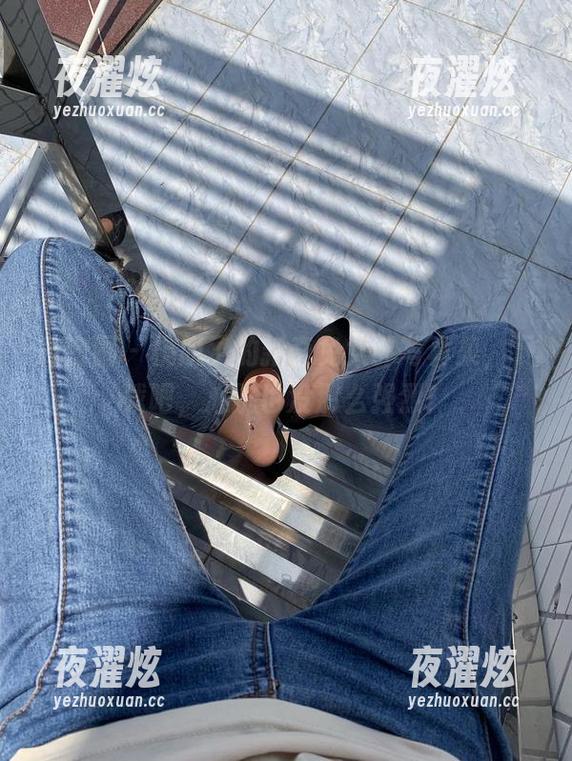 微密圈 - 桃脱了的新奇兔女郎写真集，下载吧，心跳也没那么强烈！