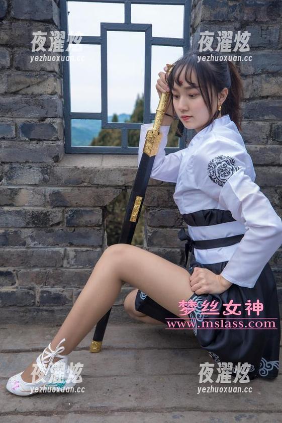 梦丝女神 - 旗袍和乔儿的相爱相杀：写真合集露出些小花样