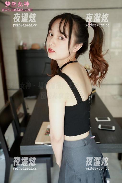 梦丝女神 - 福利海报！王娇娇在海边，原图轻松拿走哦。