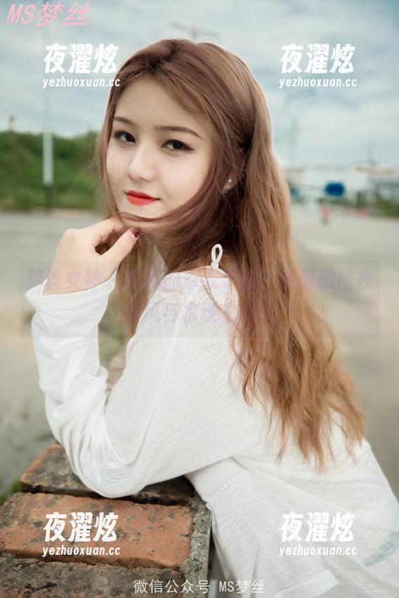 梦丝女神 - 璇璇的泳衣作品，资源藏匿在微风与水珠之间！