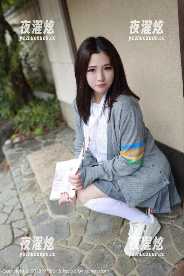 模范学院-韩子萱mm 模范学院 - 韩子萱mm美腿原图:你能及得上她的腿吗?