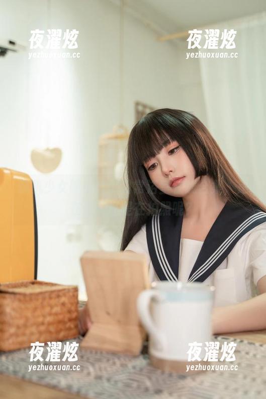 爆机少女喵小吉的日常浴室在线合集，是在泡澡还是在拍照呢？