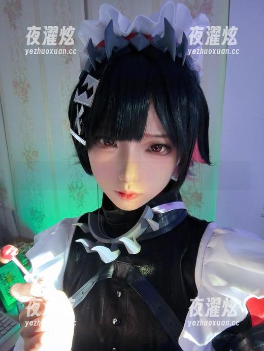 狐玖玖的女神驰骋：奋战在图片的荆棘中