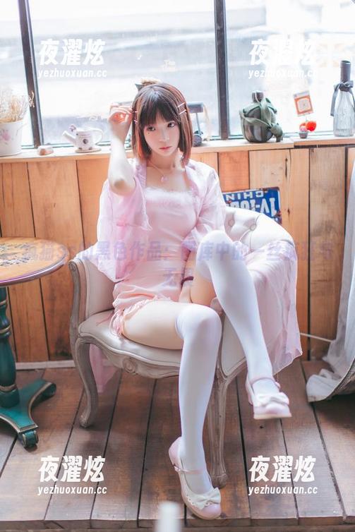 疯猫ss的黑色作品：图库中的一丝疯狂与无畏