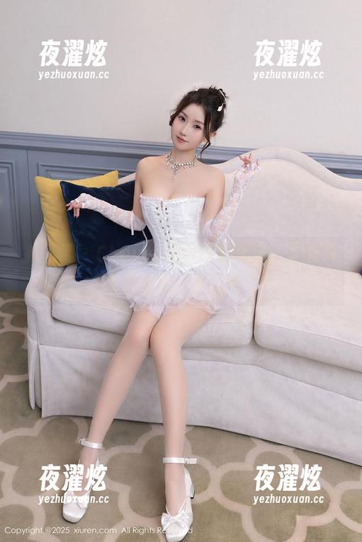 秀人网-Cherry樱桃酱 秀人网 - Cherry樱桃酱的图集:这秘书也是太会打扮了吧?