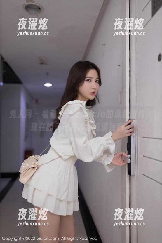 秀人网-周美美alicia 秀人网 - 看着周美美alicia的泳装图片,现在的天气根本不够清凉嘛!