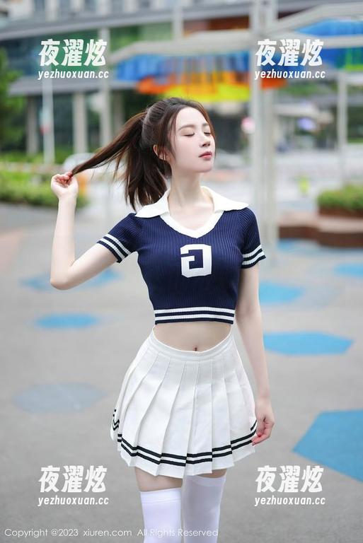 秀人网-易阳Silvia 秀人网 - 定制套装,图集晒的可不只是外表,易阳Silvia太会玩了