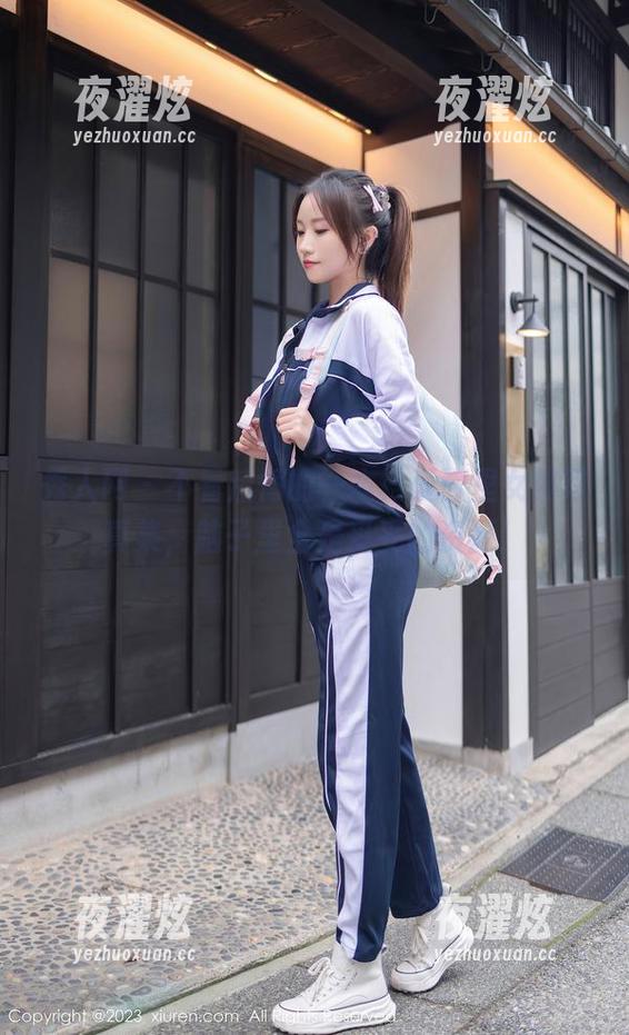秀人网-爱酱里 秀人网 - 不看后悔的一本,爱酱里女神写真集,脑子里全是妥妥的资源!