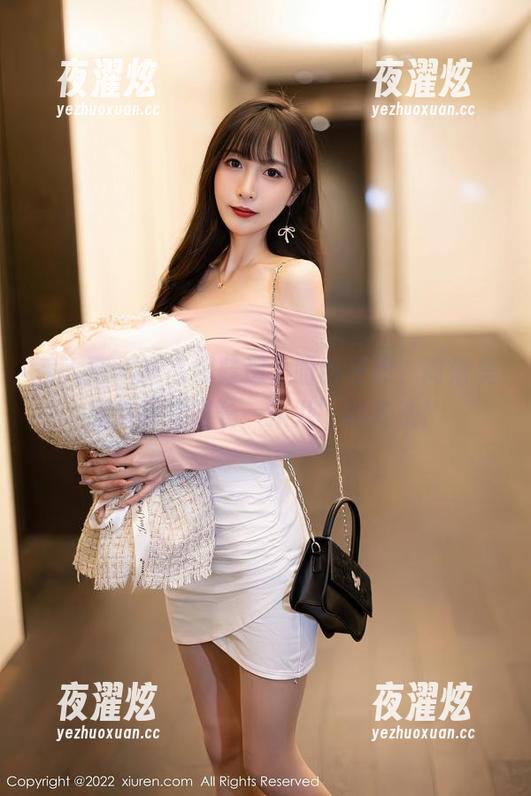 秀人网 - 当高跟鞋遇上盼盼玉奴，高清美图变身“腿长一米八”的魔法！
