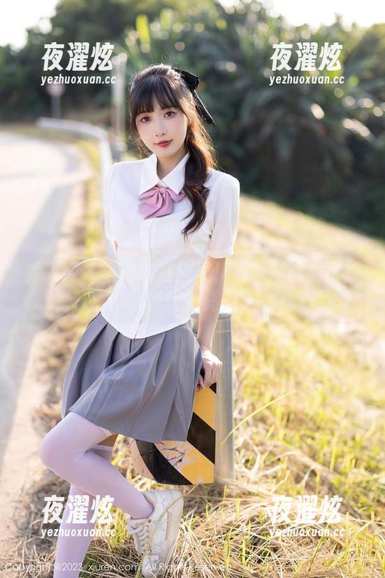 秀人网 - 哥哥就在这里！董林越的私房妹妹图集亮相
