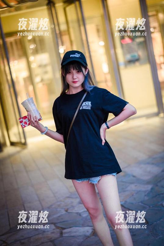 拍了张秋楚楚不秃头兔女郎cos的照片，我是不是太辣了？