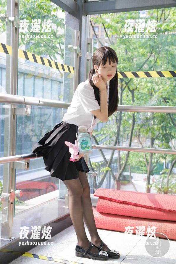 稚乖画册 - 在办公室偷偷溜出的夜夜全套写真，来瞧瞧！