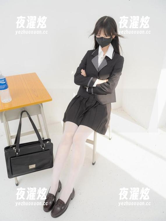 紧急企划 - 铁了心想下载？樱樱樱可在教室的套路套图，看完会有意想不到的收获哦！