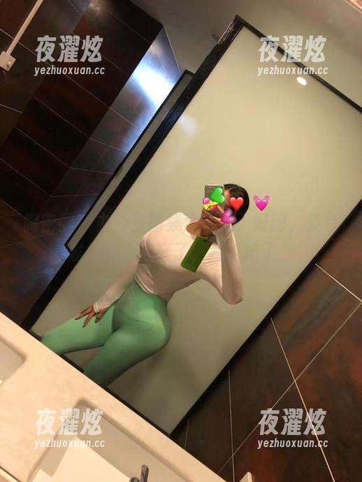 紫色哒豚豚 微密圈 - 办公室图集大公开:好吧,紫色哒豚豚,你赢了,我沦陷了。
