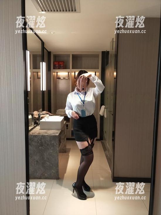 嗨！自闭颜球球的最新女友写真，分享给朋友，开心不止！