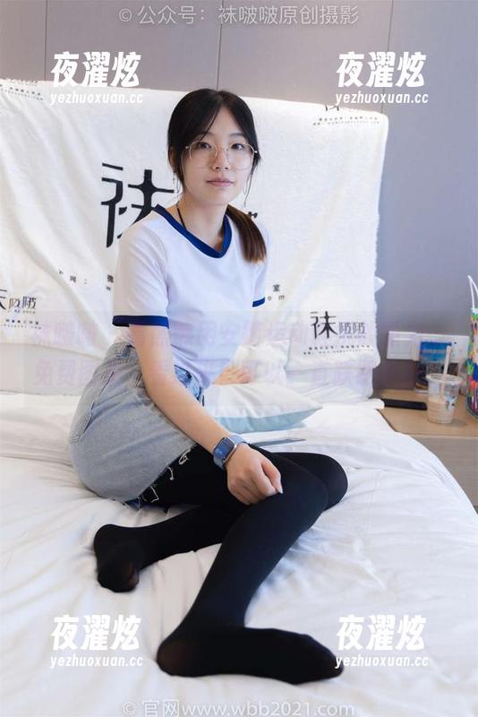 袜啵啵 - 看熊熊用安踏运动鞋挑战重力，免费图集，看过来！可以一直跌跟头的！