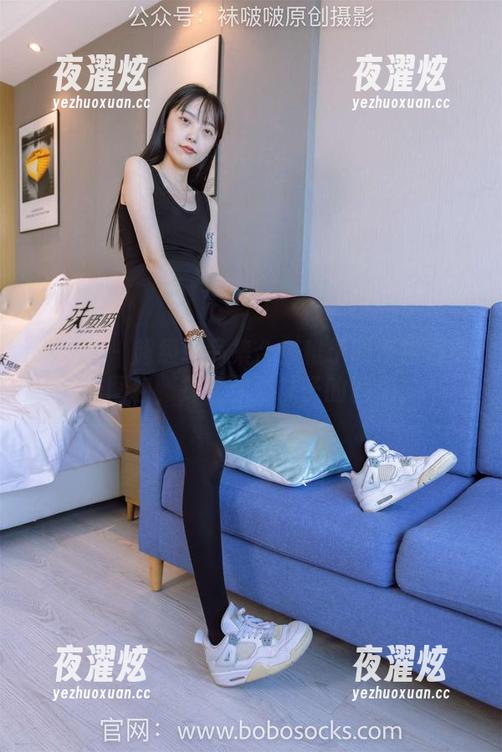 袜啵啵 - 超级单品集合！稚予的灰色棉船袜图包，打破你对袜子的偏见。